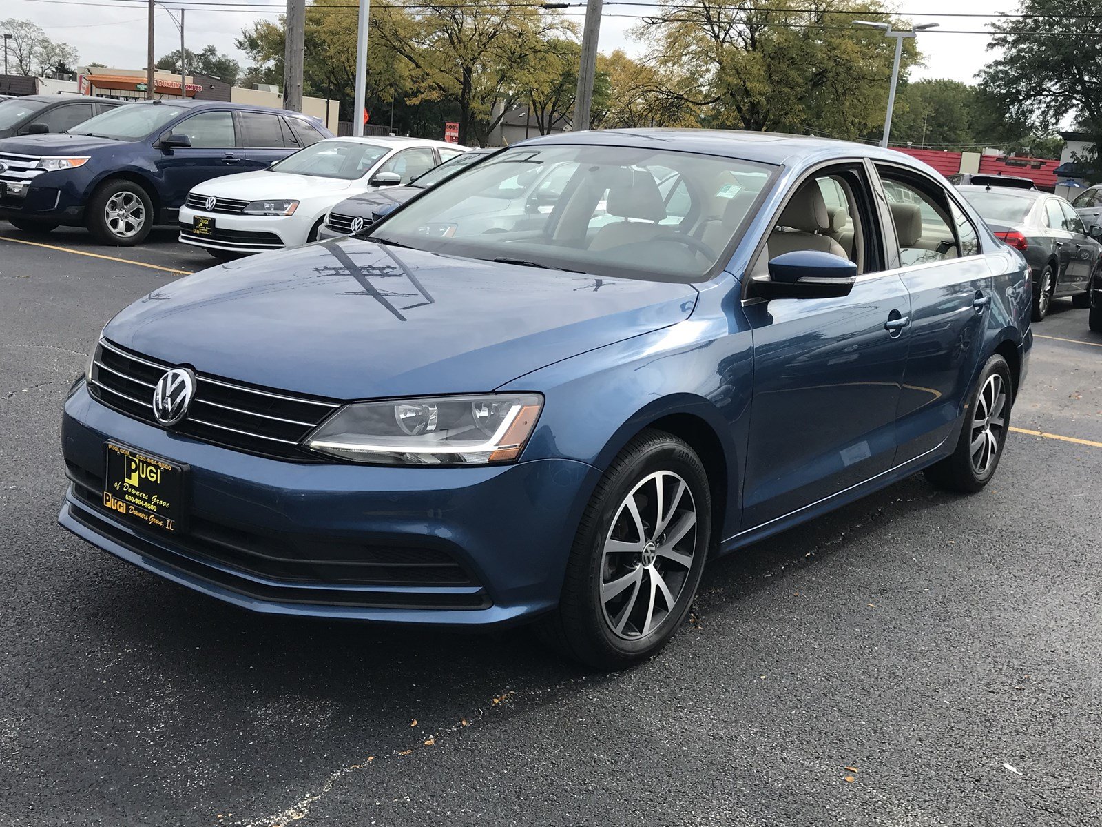 Certified Pre-Owned 2017 Volkswagen Jetta 1.4T SE FWD 4dr Car